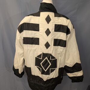 🏁 Vintage Black & White Geometric Windbreaker